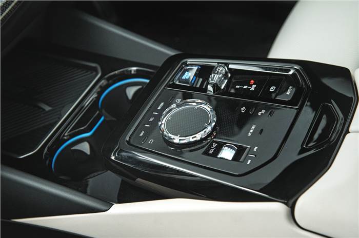 BMW i5 centre console iDrive